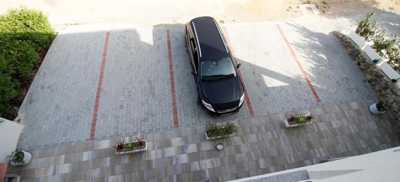 Apartments Klaudija Čižići Exterior foto
